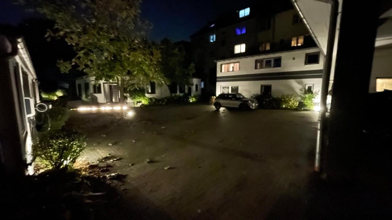 Oase Im Gruenen Hinterhof, Eg, Ruhe, Terrasse, Carport, Free Paytv, Kaffee&Tee, Fahrraeder Apartment Duisburg Luaran gambar
