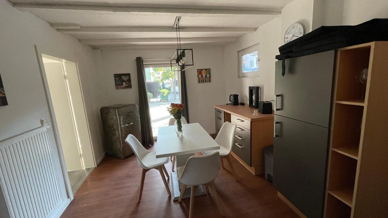 Oase Im Gruenen Hinterhof, Eg, Ruhe, Terrasse, Carport, Free Paytv, Kaffee&Tee, Fahrraeder Apartment Duisburg Luaran gambar